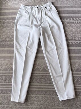 Eddie Bauer Women’s White Jeans Sz - 14
